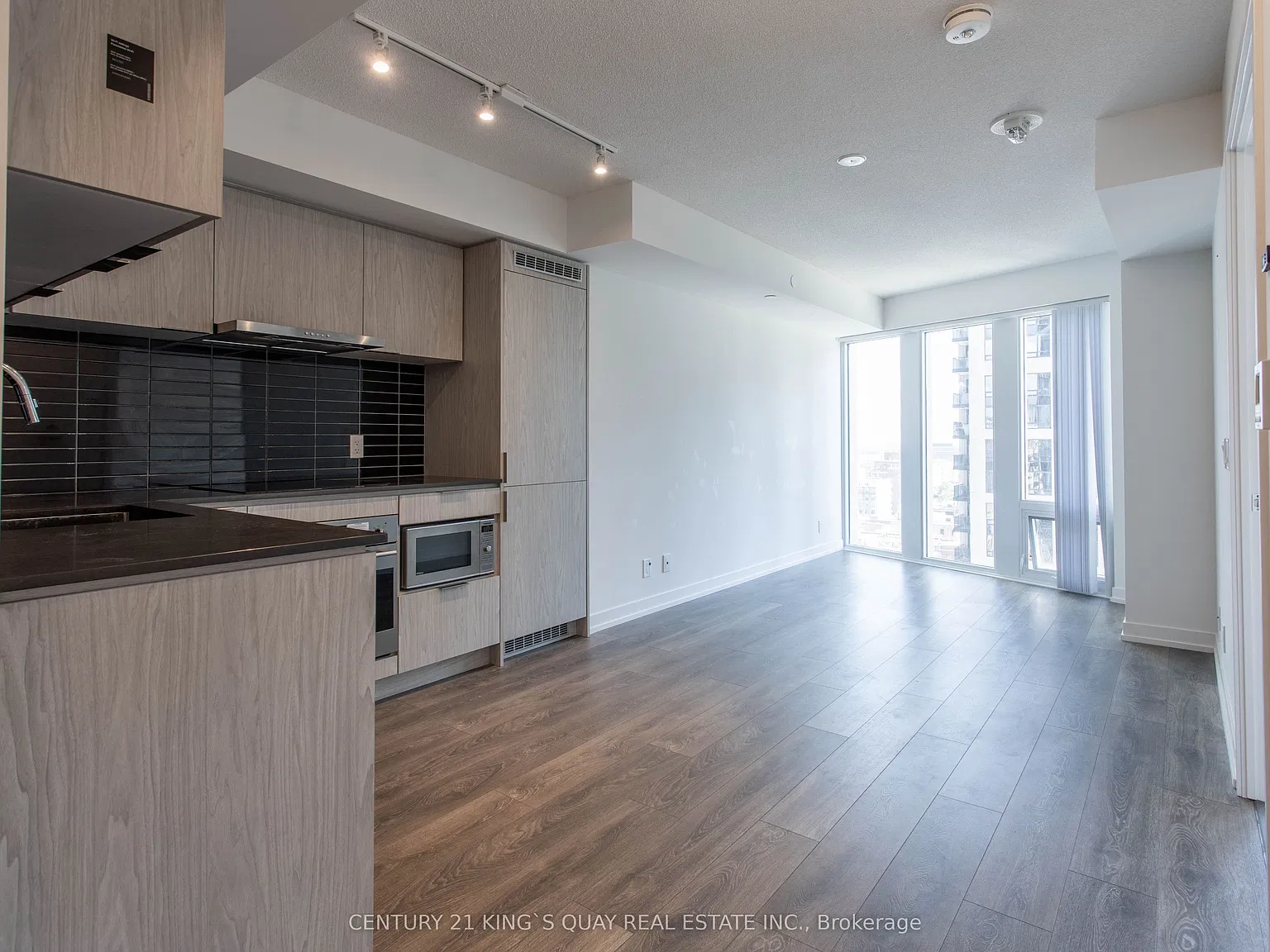 2 bed, $2,370 — Photo 4