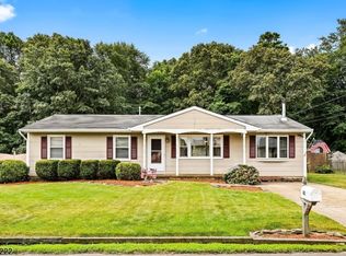 411 Cedar Dr, Lanoka Harbor, NJ 08734