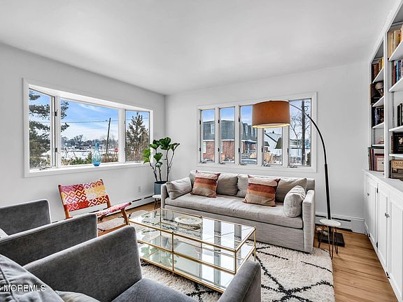 2nd image of 1850 Fernwood Road