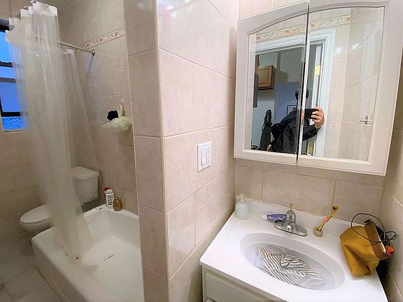 4th image of 31 Diamond St APT 1