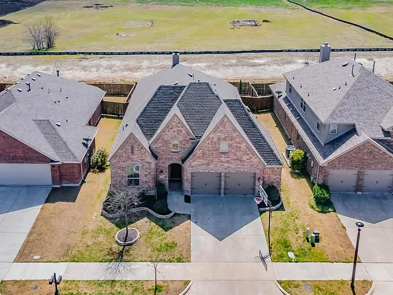 2312 Independence Dr — Photo 3