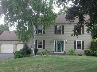 89 Grissom Rd, Manchester, CT 06042