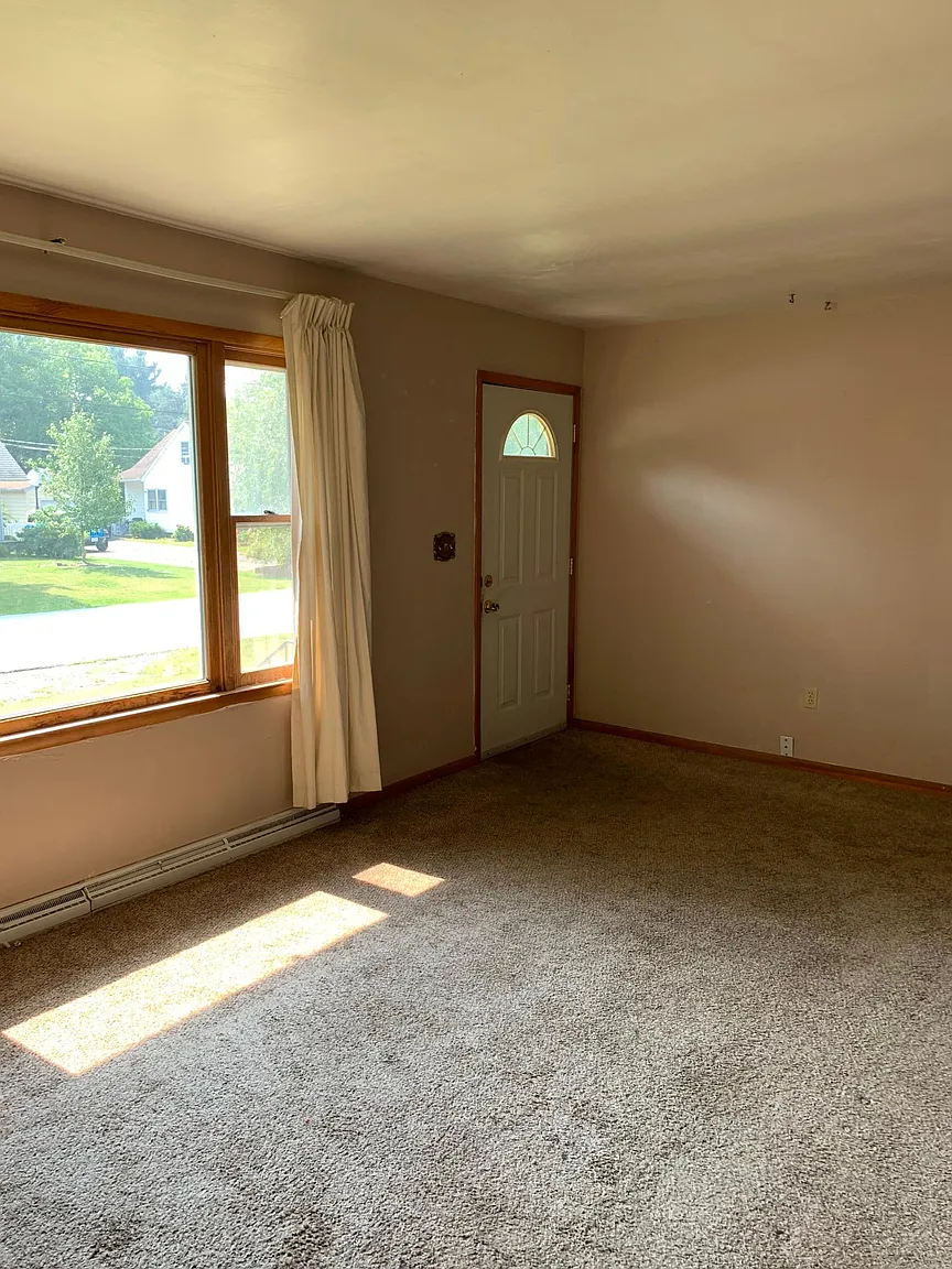 4902 Lexington St photo 1