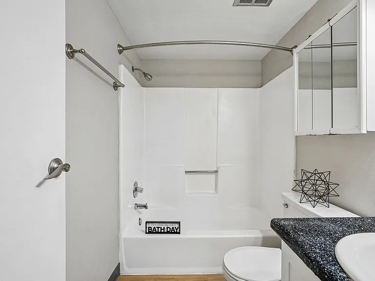Brighton Place Apartments — Photo 67