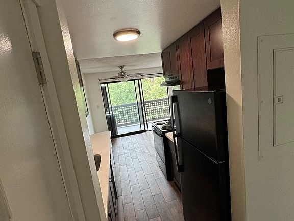 5th image of 10800 Roosevelt Way NE #310