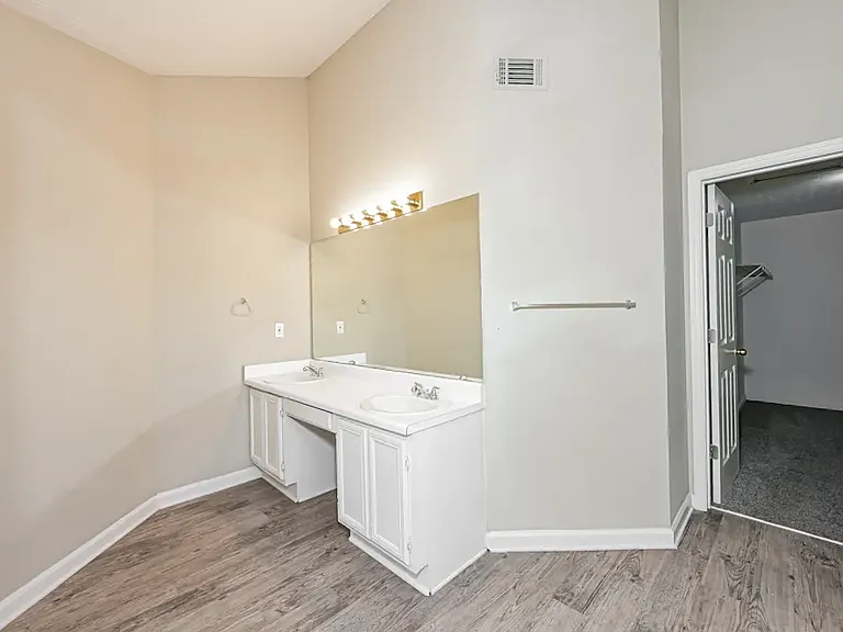 2945 Da Vinci Blvd — Photo 5