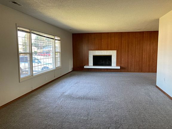 5th image of 205 Davenport St