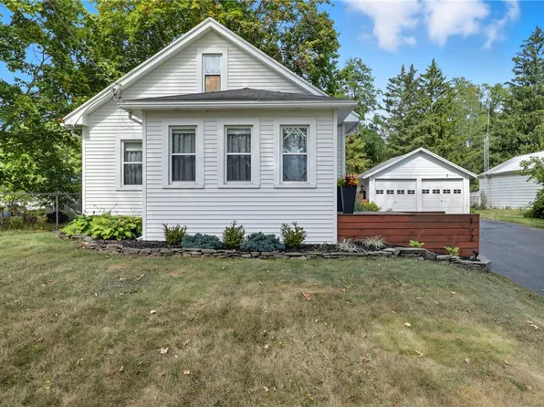 162 Chestnut Ridge Rd, Rochester, NY 14624