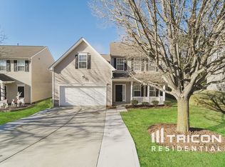 2815 Forest Grove Ct, Charlotte, NC 28269