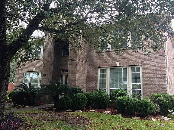 2nd image of 1303 Meadow Lakes Dr