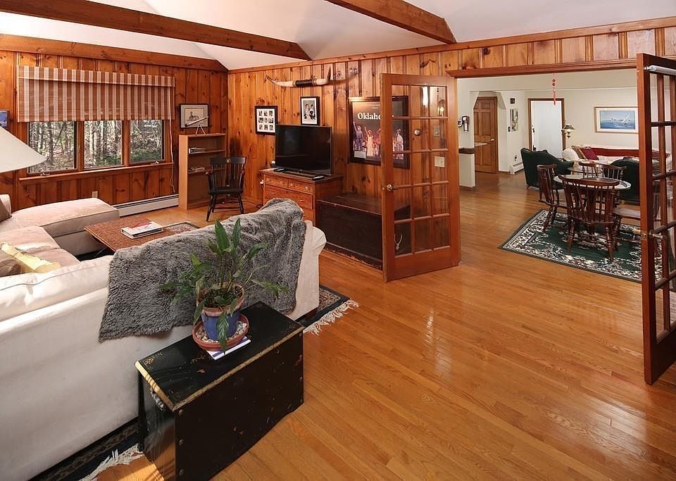 1st image of 25 Sheridan Dr