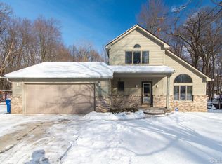 2973 Loon Lake Shores Rd, Waterford, MI 48329