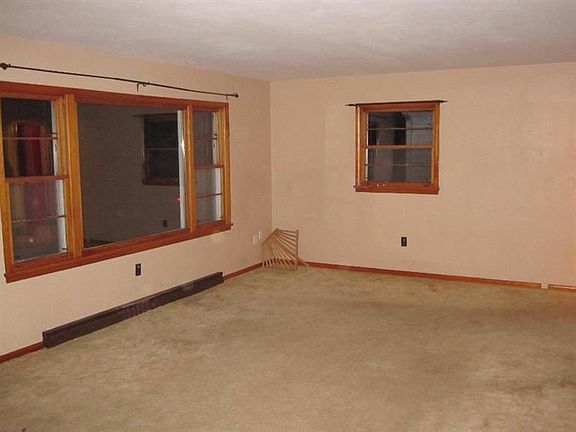 5th image of 126 Bryant Ave