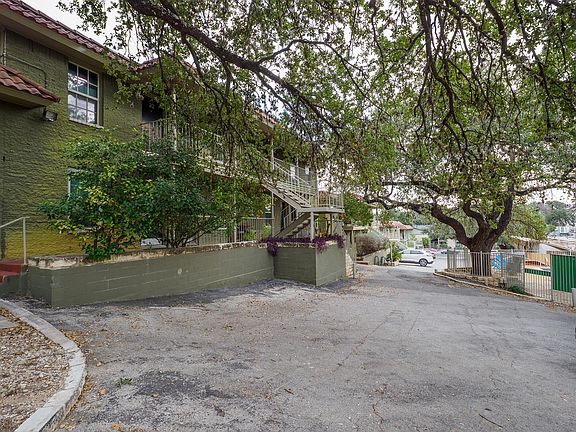 2nd image of 2302 E Side Dr APT 28