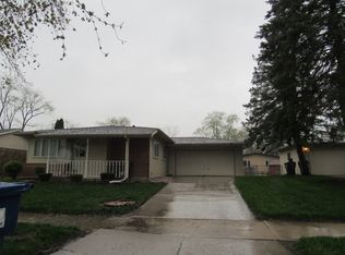 430 N Pleasant Dr, Glenwood, IL