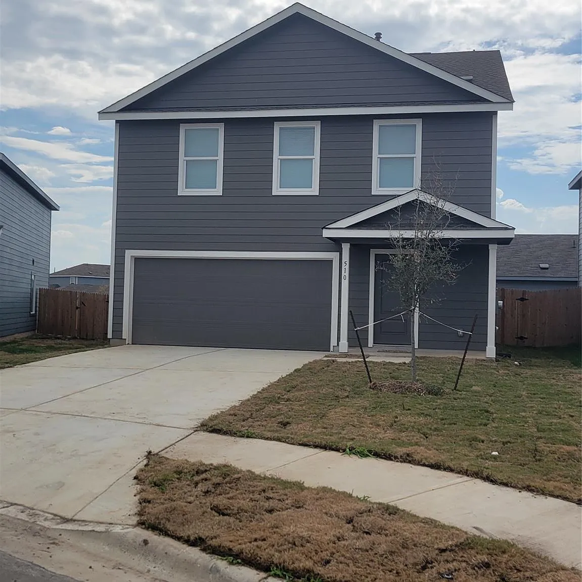 4 bed, 2.0 bath, 1954 sqft, $1,975 — Photo 2