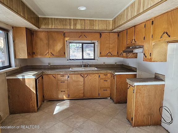 4th image of 104 Hemlock Cir