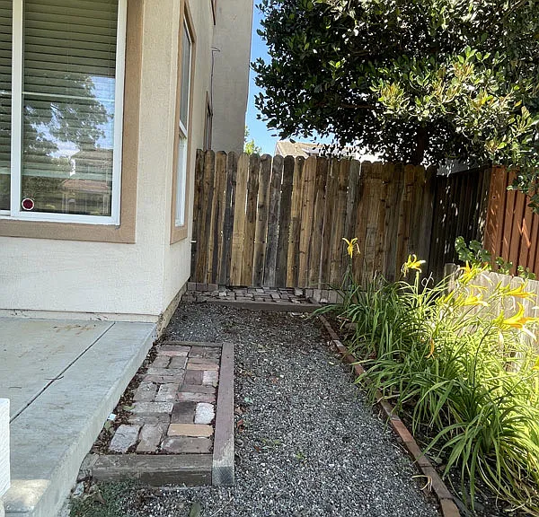 1426 Bello Dr — Photo 17