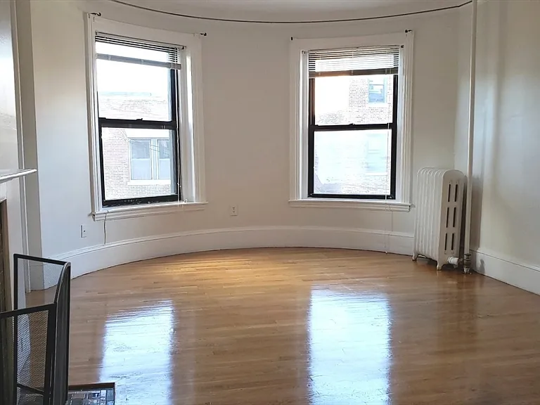 924 Beacon St #6 — Photo 5