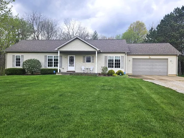 9290 Reynolds Rd, Bellevue, MI 49021