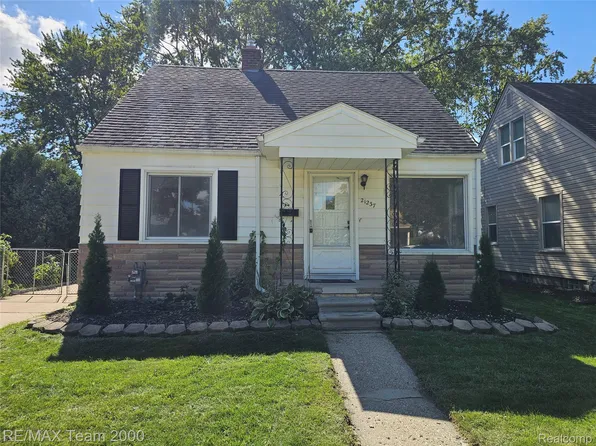 21237 Carlysle St, Dearborn, MI 48124