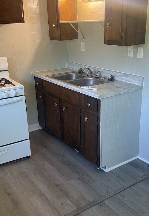 2nd image of 1304 Phillips Dr APT 3