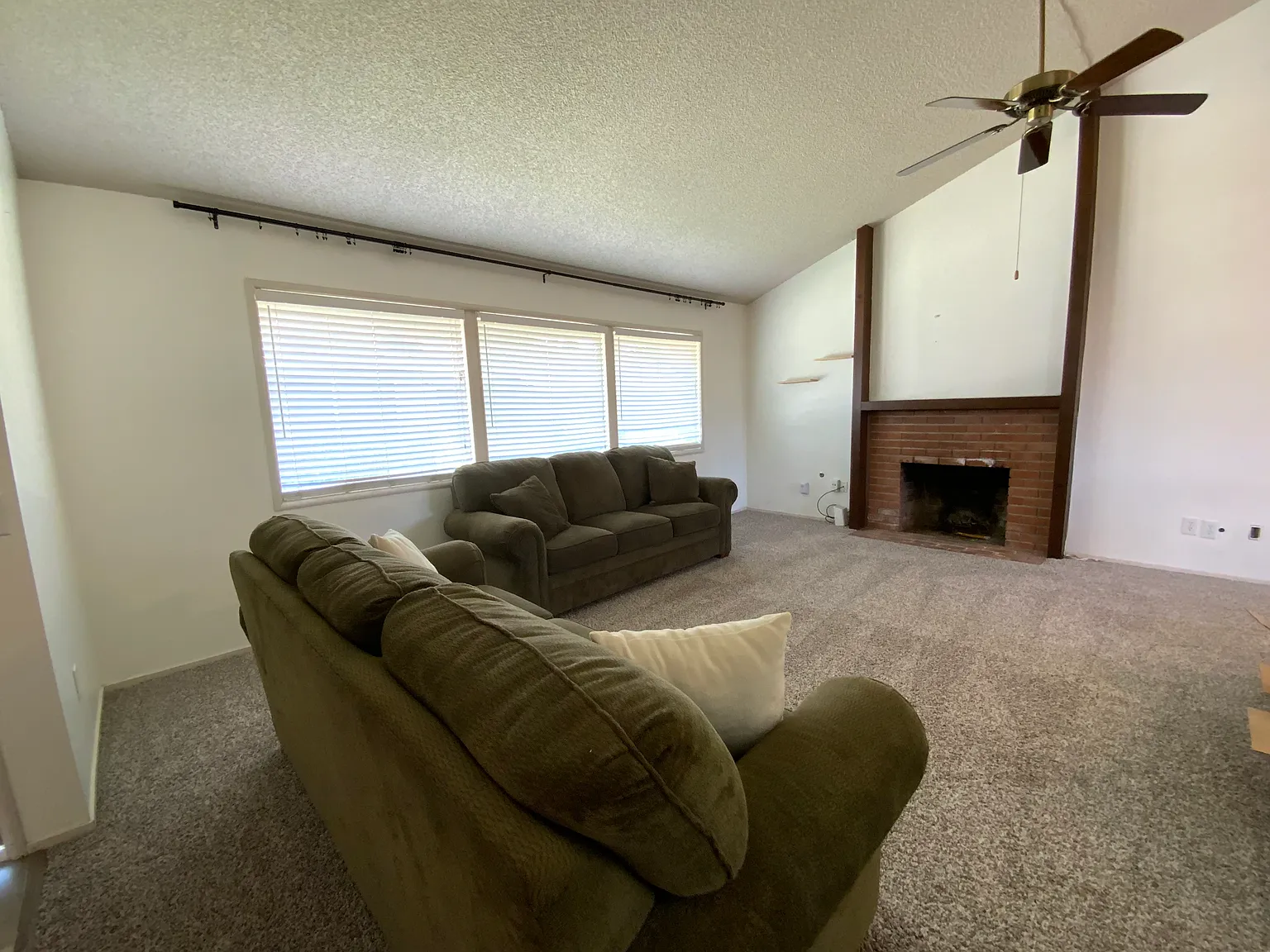 2 bed, 1215 sqft, $2,000 — Photo 2