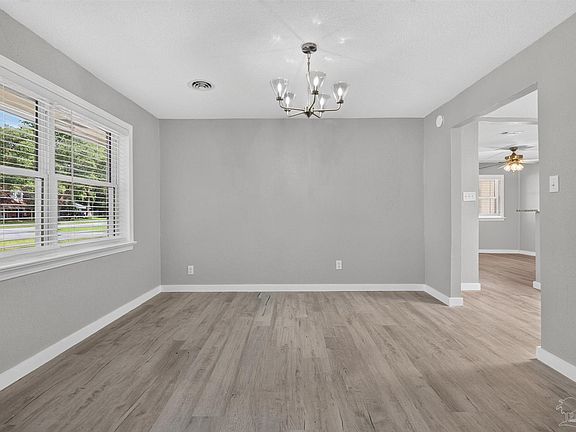 5th image of 6425 Aspen Ave