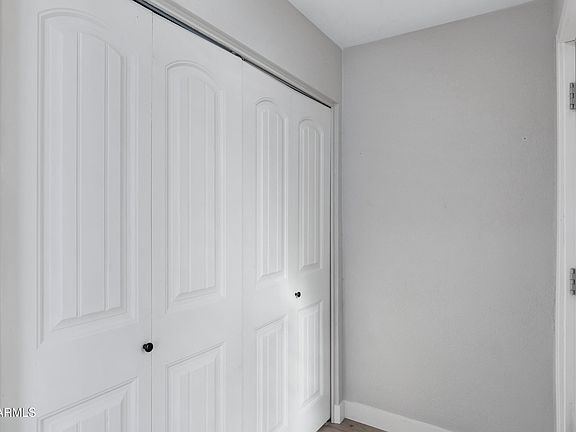 5th image of 2968 E CLARENDON Avenue
