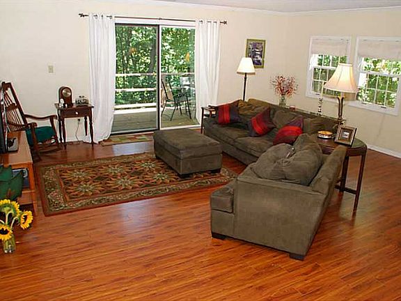5th image of 5388 Thicket Hill Ln
