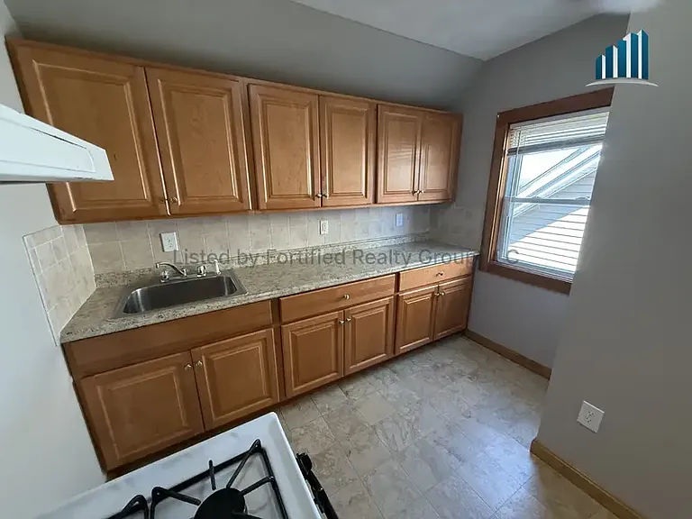 132 Hall St #3 — Photo 15