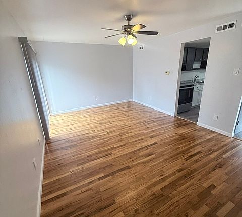4th image of 6701 Bradley Ave #1