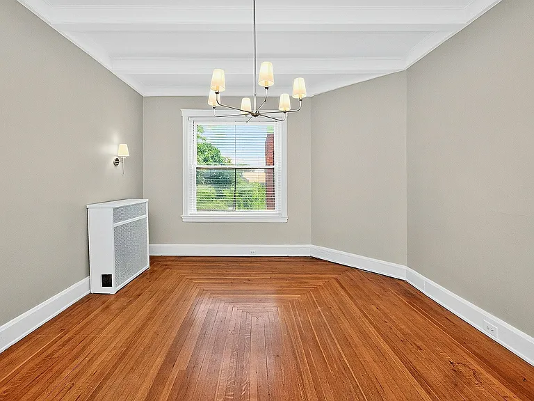 Clermont Condominiums — Photo 17