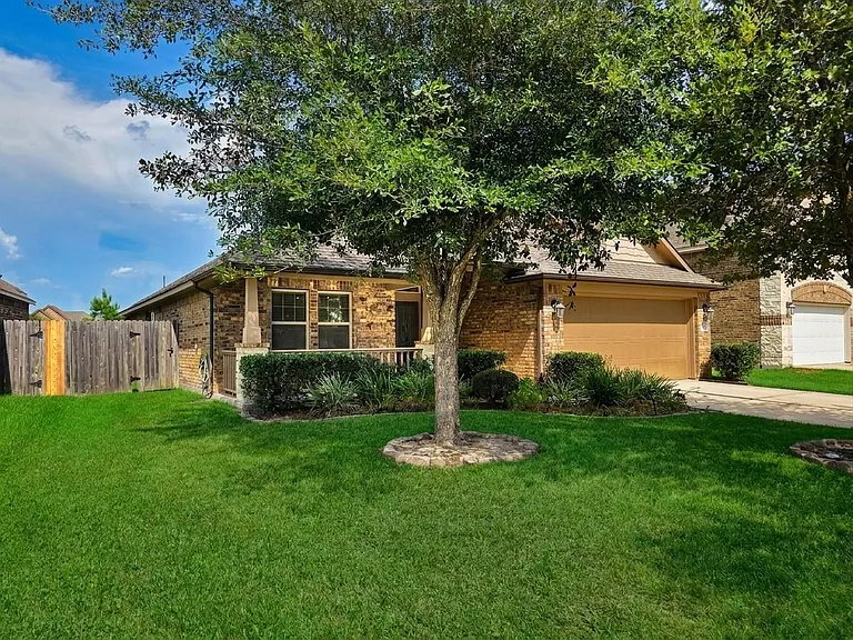 8206 Oxbow Manor Ln — Photo 4