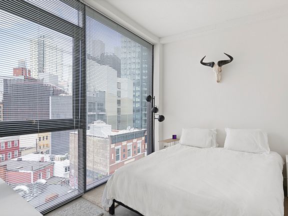 3rd image of 4277 Hunter St APT 2B