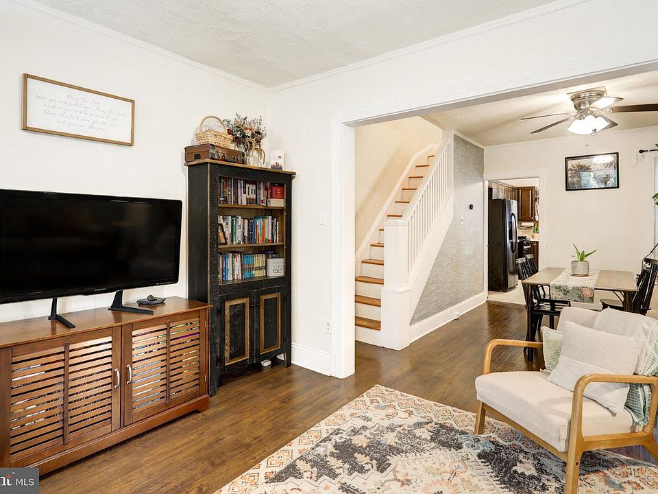 1st image of 829 5th St
