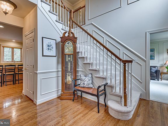 5th image of 2708 Cranbourne Ct