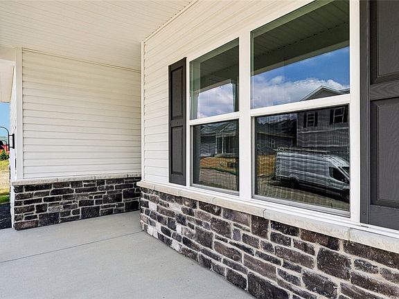 2nd image of 105 Claireview Dr