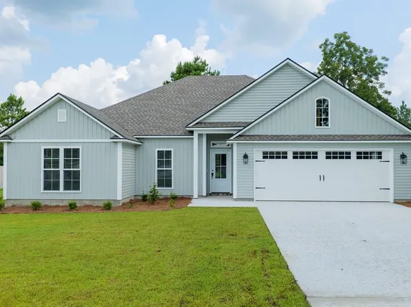 4 Fletcher Dr, Ray City, GA 31645