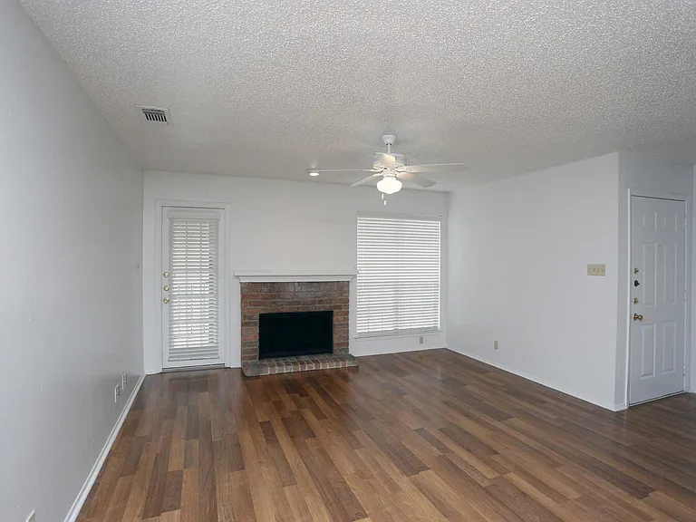 Winding Creek Apartments — Photo 19