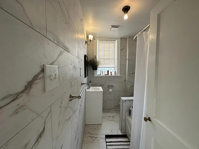 1320 Kenmore Ave #B — Photo 10