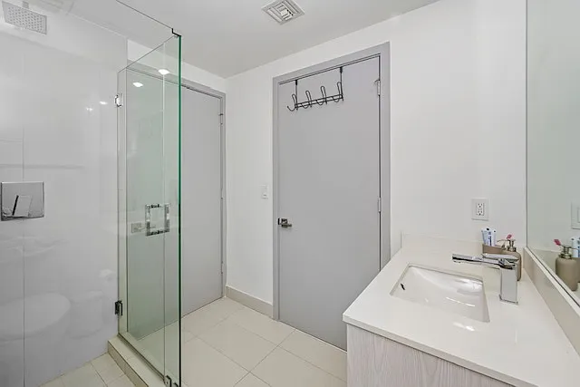 55 SW 9th St #3506 — Photo 1