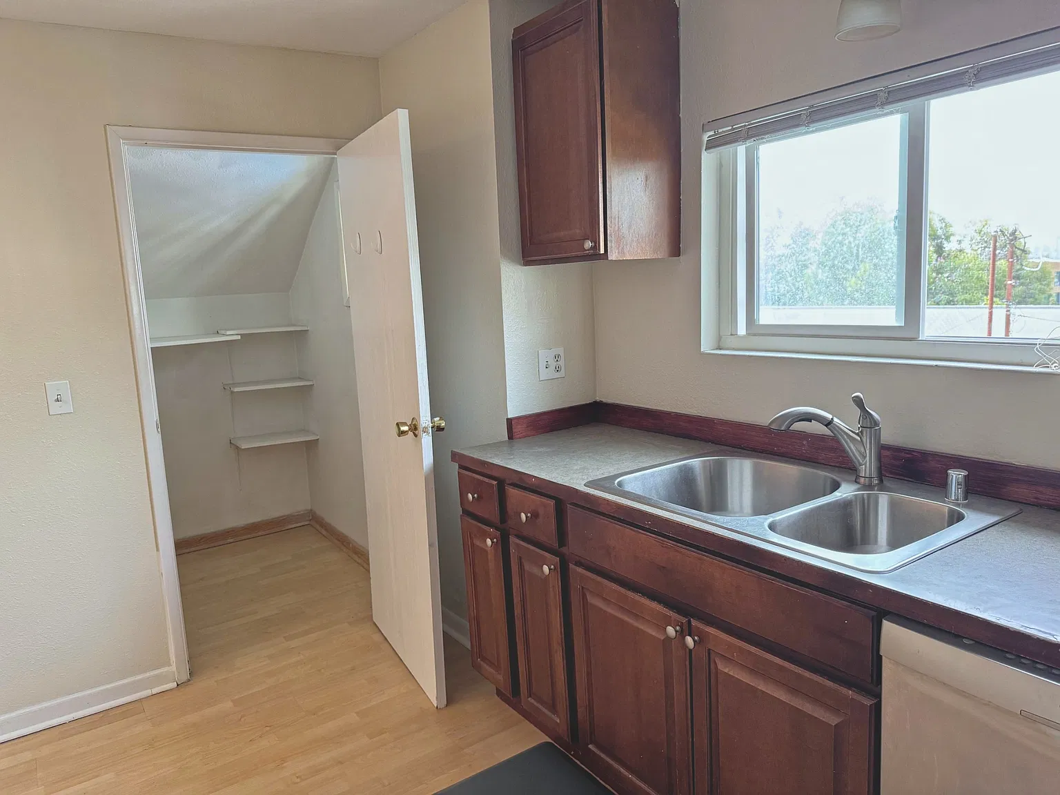 2 bed, 950 sqft, $2,450 — Photo 4