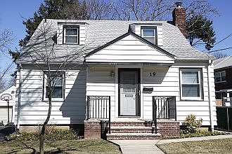 4th image of 19 Crowell Ave