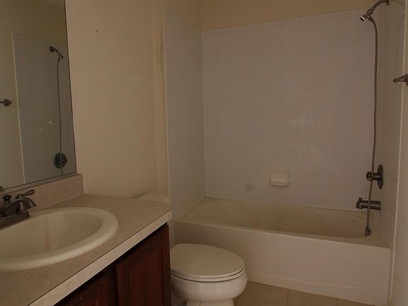 4th image of 627 Mallory Hill Dr