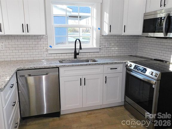 5th image of 803 Marve St #5