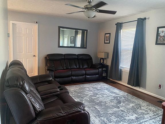 4th image of 145 Watkins Glen Way