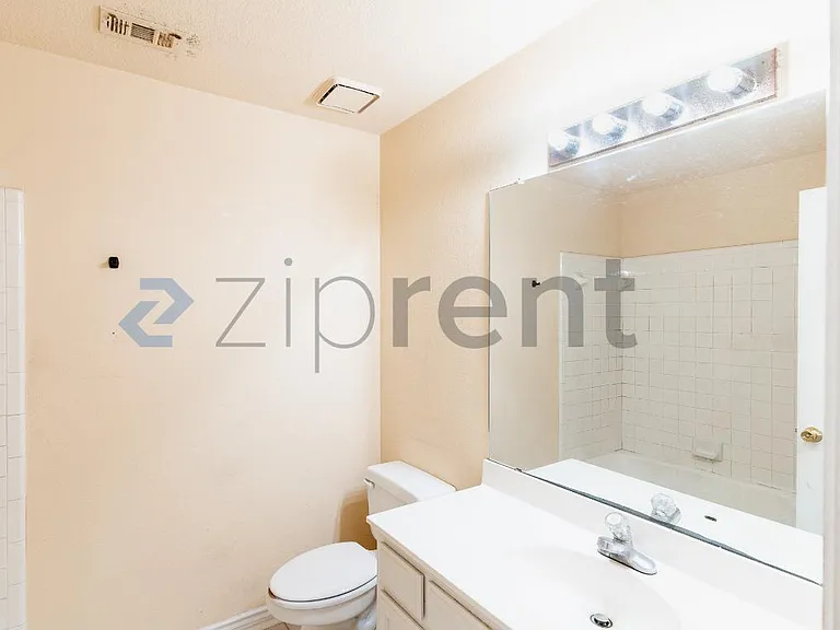 1215 Timber Bend Dr — Photo 13