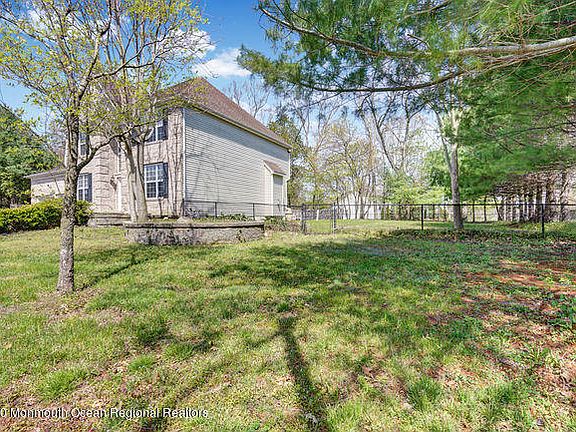 3rd image of 1446 Oakwood Hollow Ln