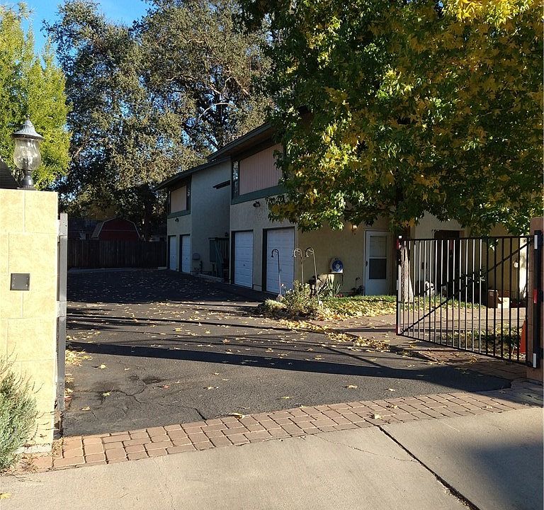1st image of 8045 Amapoa Ave